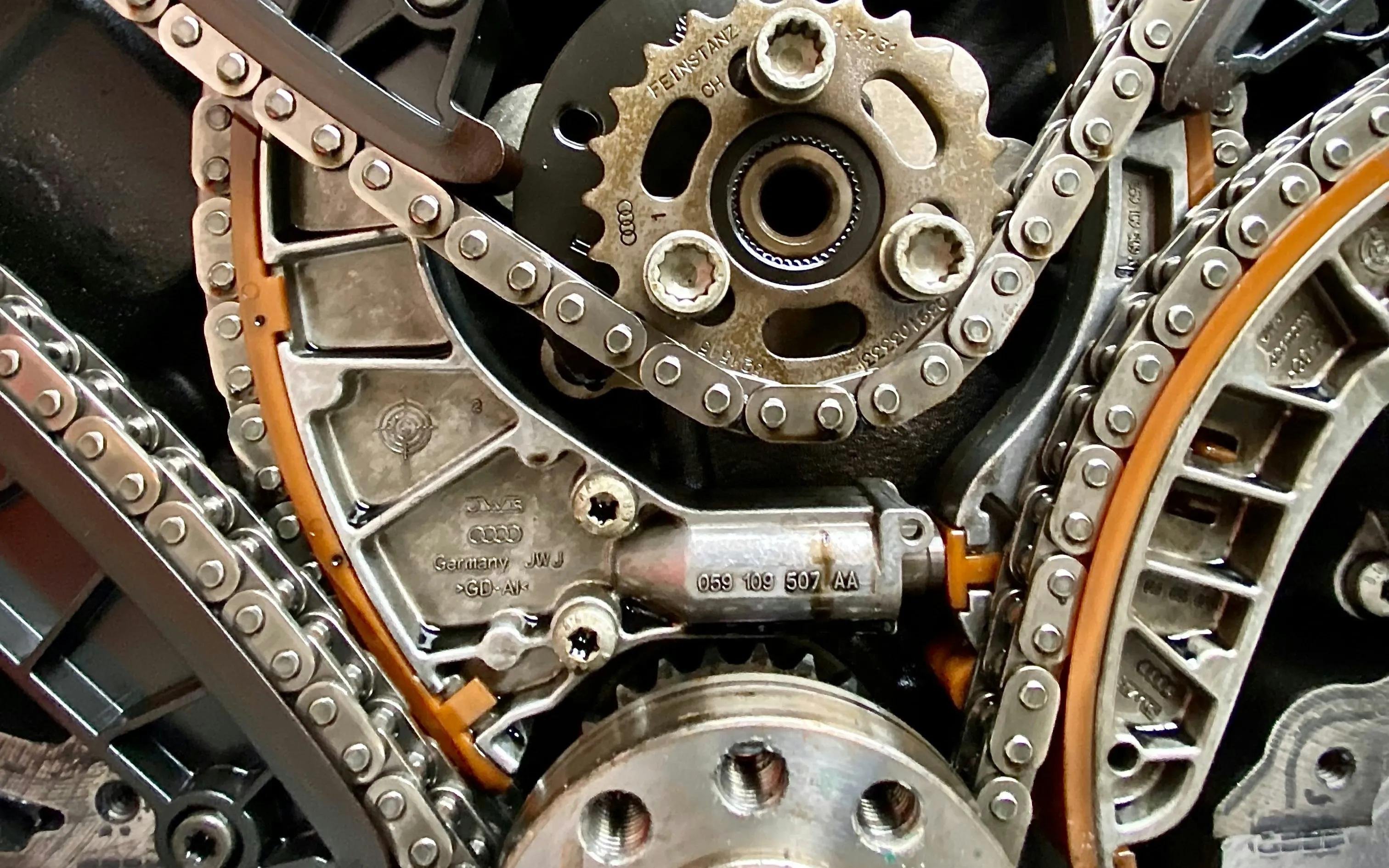 Jakoketjun vaihto Audi